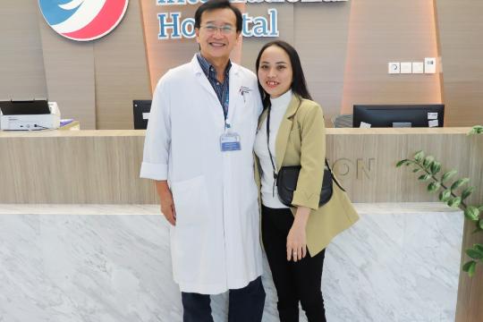 THE 28-YEAR-OLD GIRL WEPT TEARS OF JOY FOR WEARING THE FIRST PAIR OF SHOES IN HER LIFE